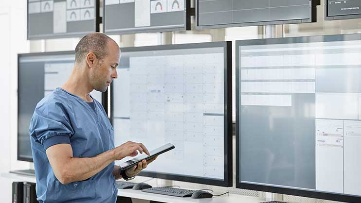 פיצוח הקוד של העסקת CISO בתחום הבריאות: מדוע מומחיות טכנית ופיקוח אסטרטגי הם שניהם חיוניים!